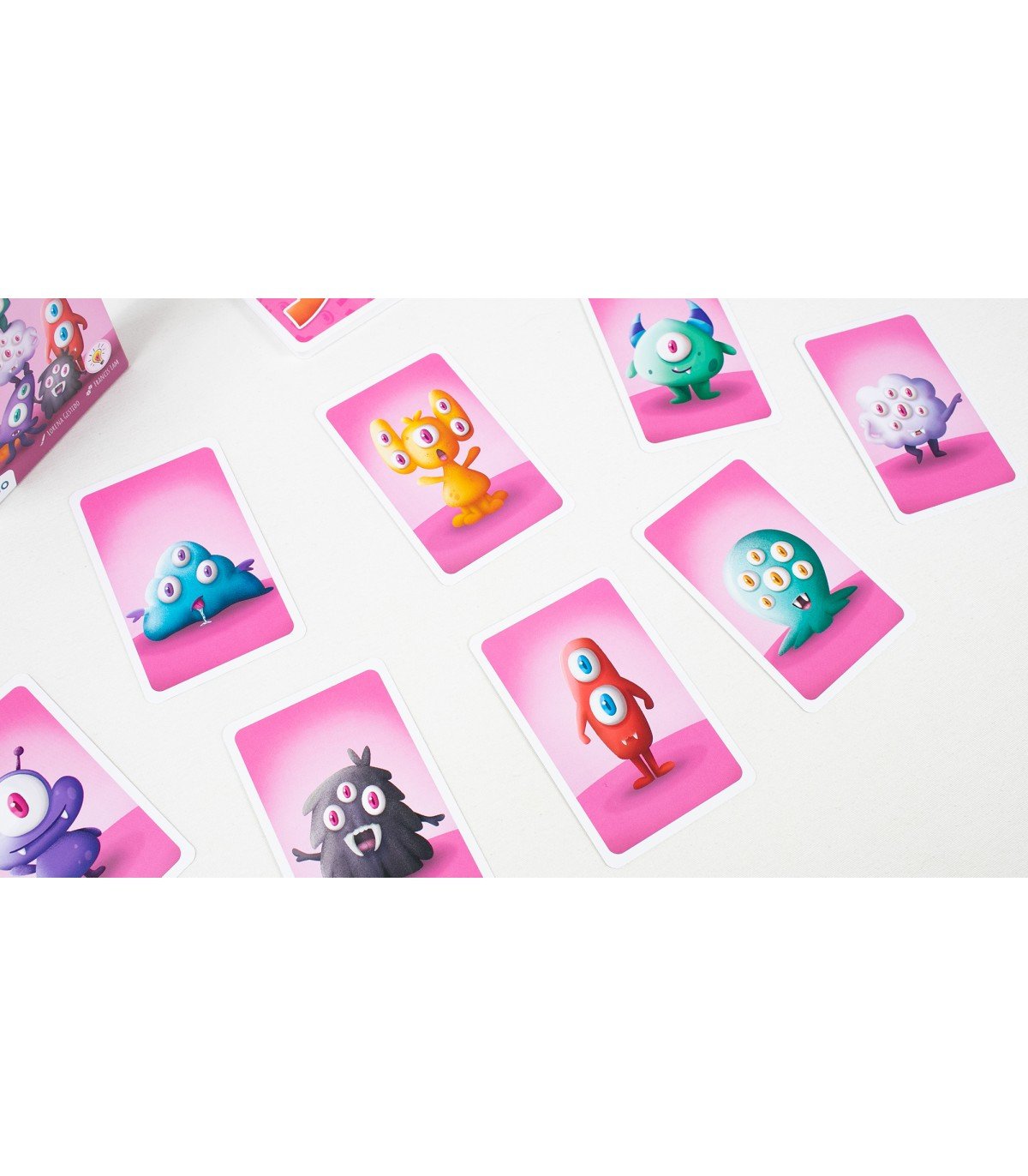 Ojo, mano, pata, Monstruos